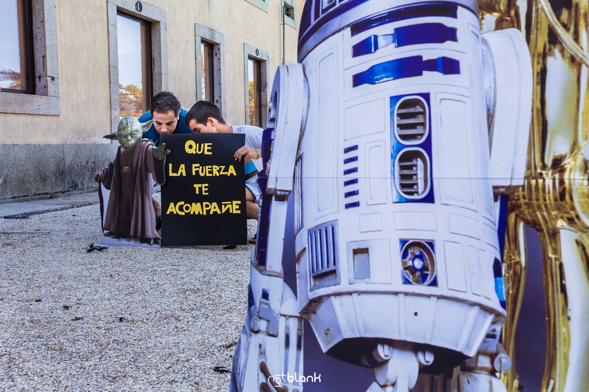 notblank-boda-Fotógrafo de boda-Malaposta-Portugal-Invitados-Boda Temática-R2D2-3CPO-Star Wars-Que la fuerza te acompañe