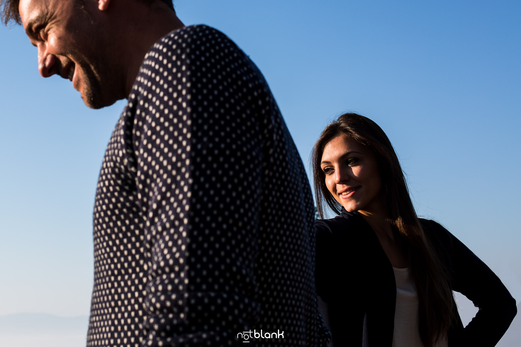 Preboda-Noe-Sito-A-Picoña-Notblank-Fotografos-De-Boda-Retrato-Sombra-Luz-Sonrisa