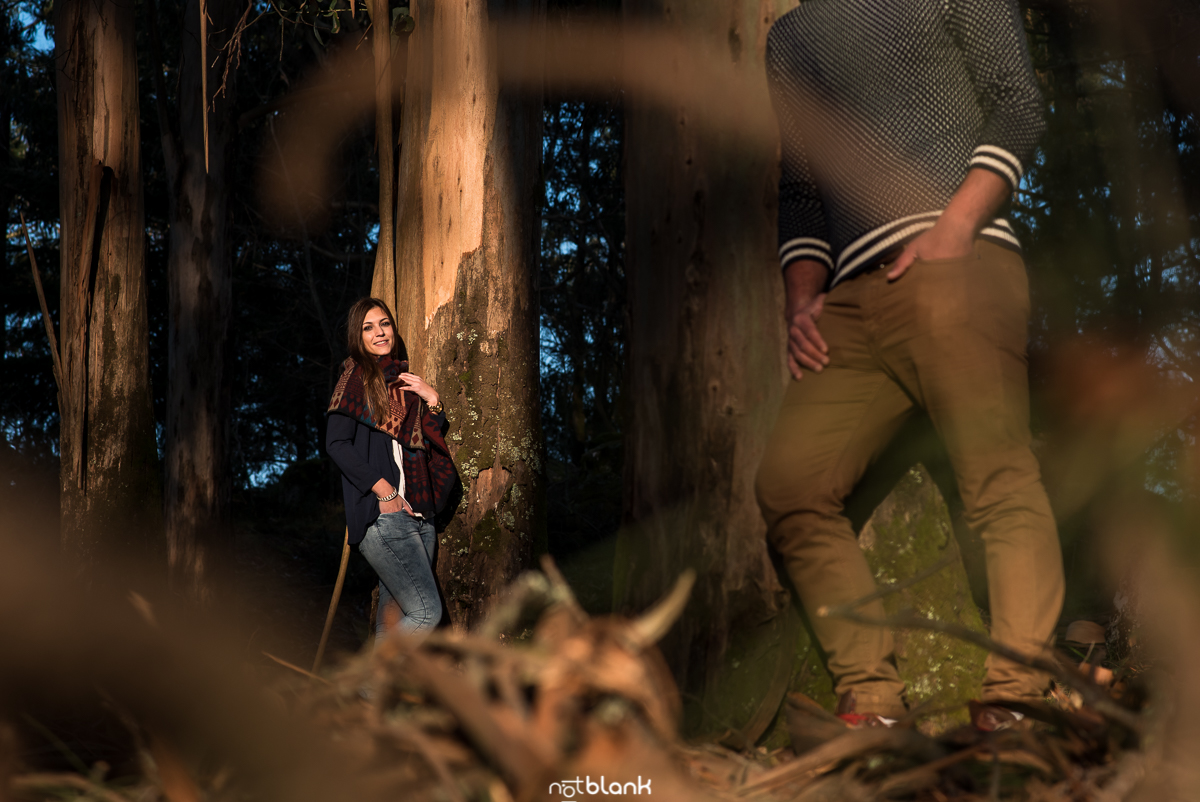 Preboda-Noe-Sito-A-Picoña-Notblank-Fotografos-De-Boda-Retrato-Sombra-Luz-Sonrisa-Arboles