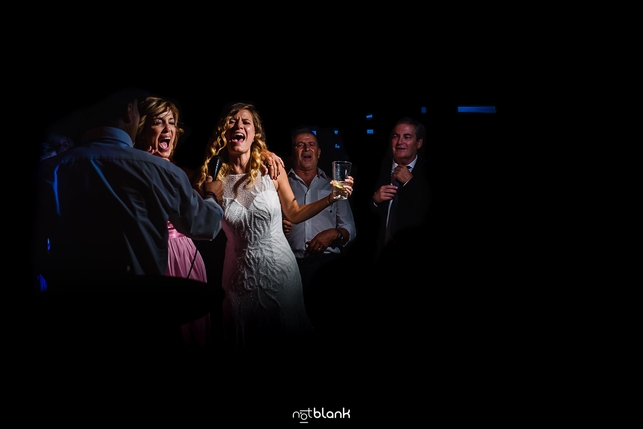 Fotos-De-Fiesta-Baile-Notblank-Fotografos-De-Boda-Galicia