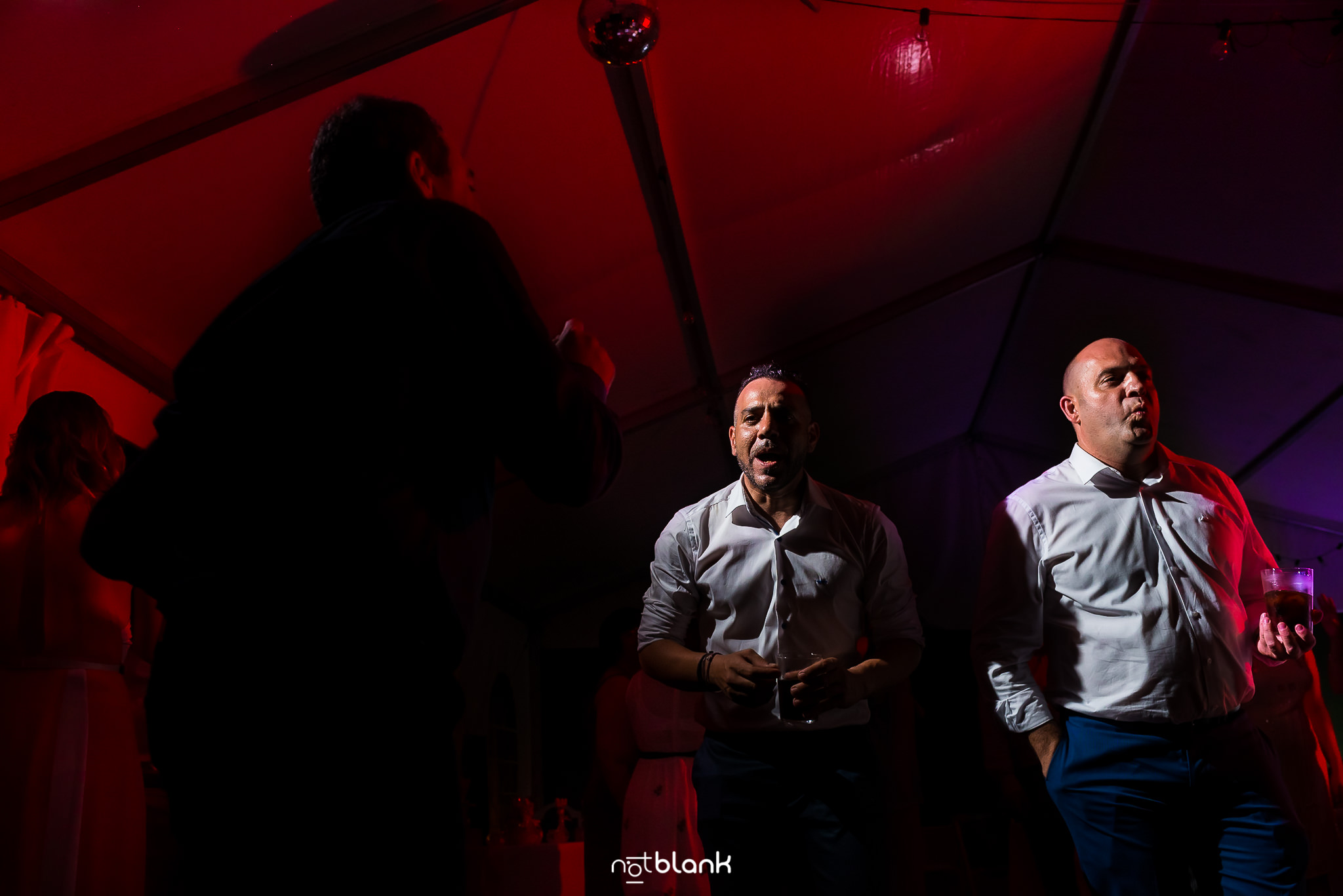 Fotos-De-Fiesta-Baile-Notblank-Fotografos-De-Boda-Galicia