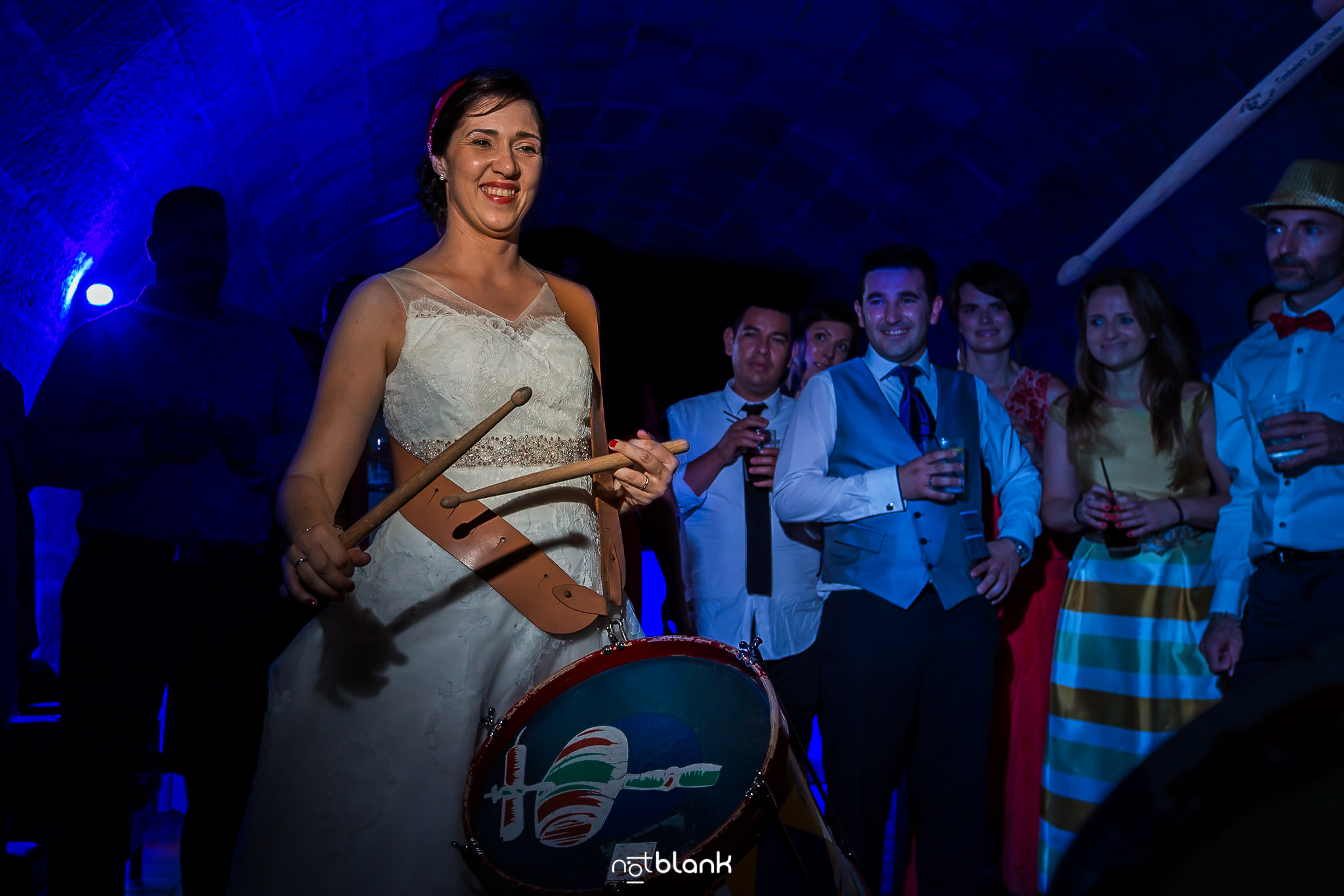 Fotos-De-Fiesta-Baile-Notblank-Fotografos-De-Boda-Galicia