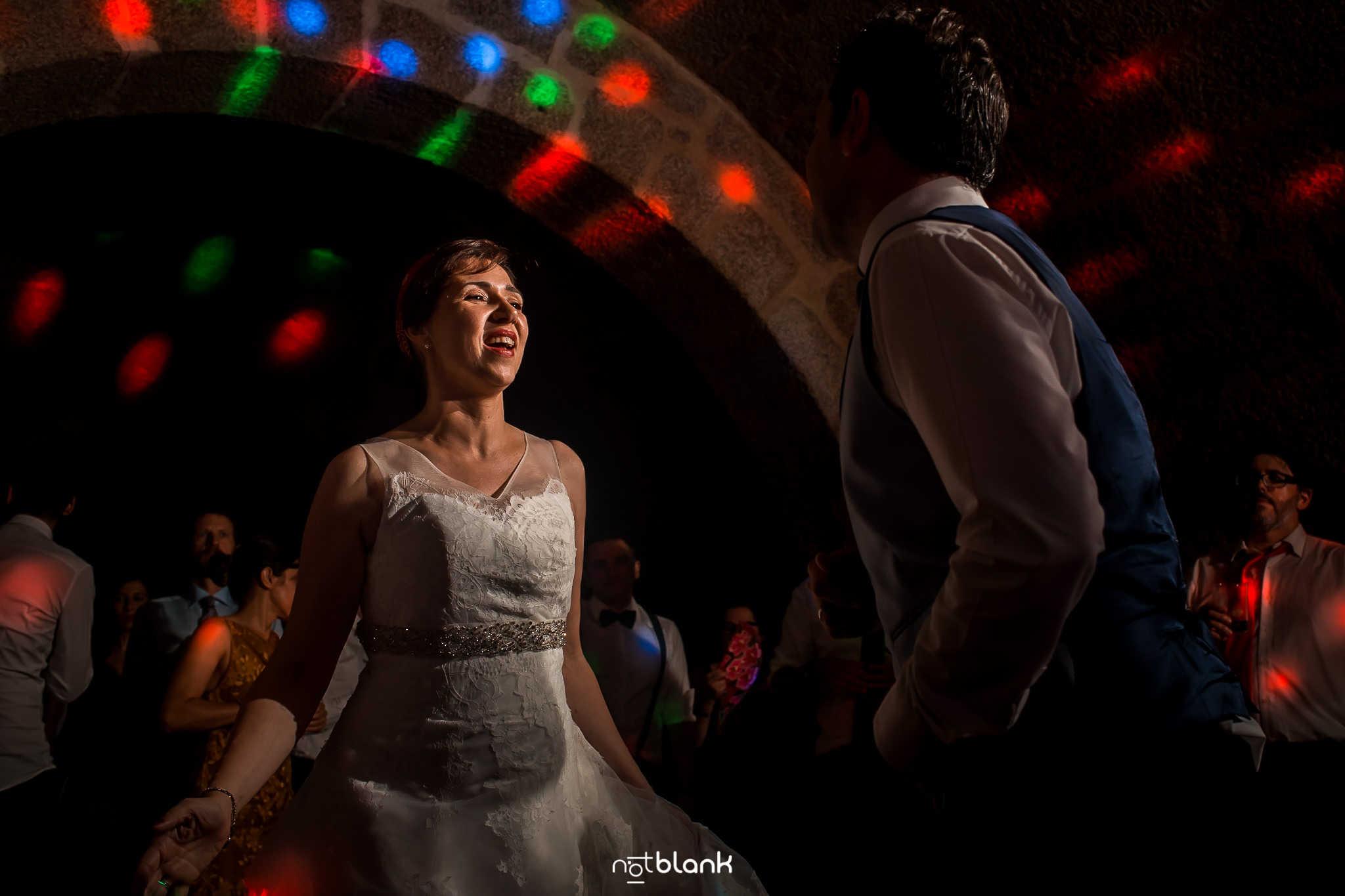 Fotos-De-Fiesta-Baile-Notblank-Fotografos-De-Boda-Galicia