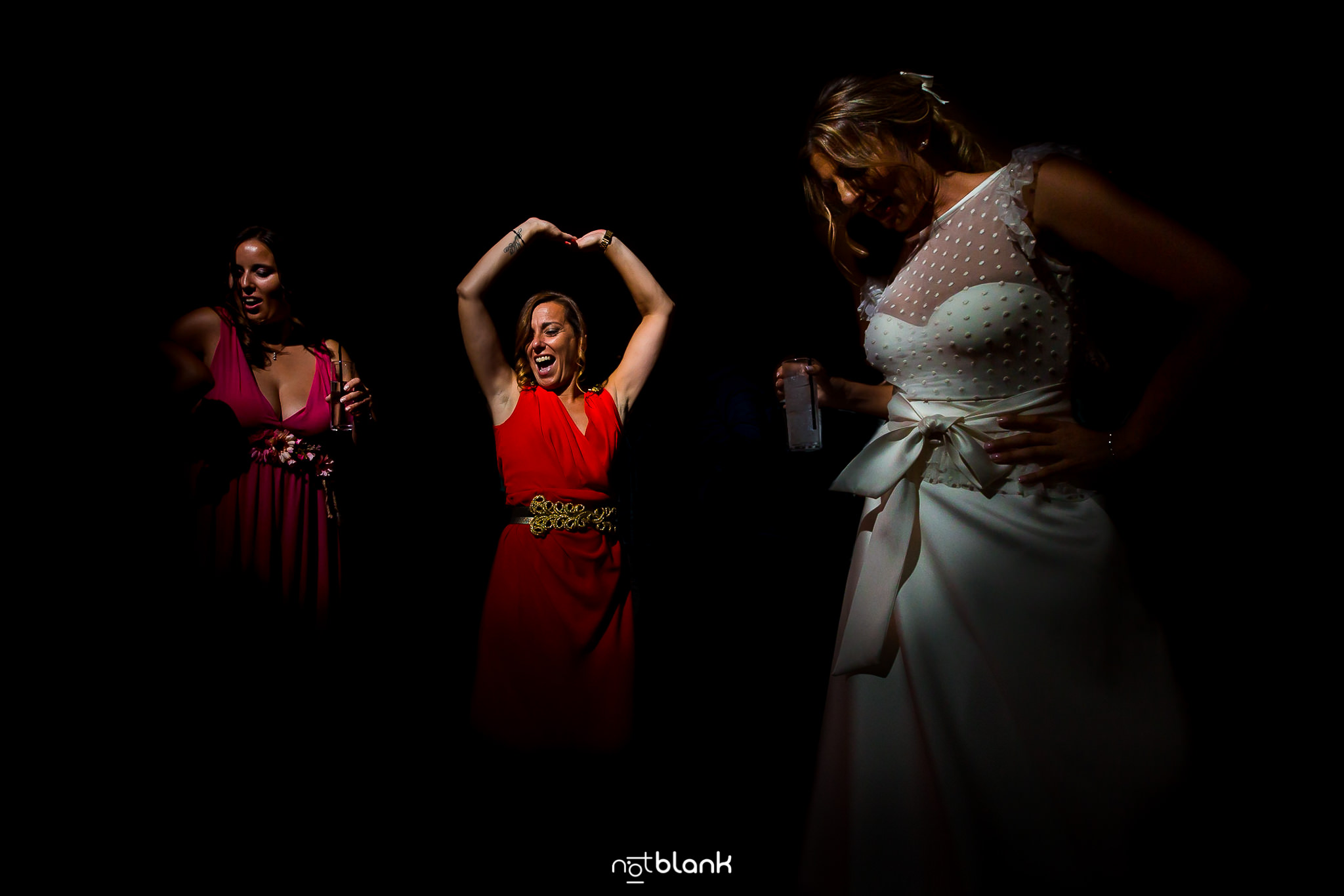 Fotos-De-Fiesta-Baile-Notblank-Fotografos-De-Boda-Galicia