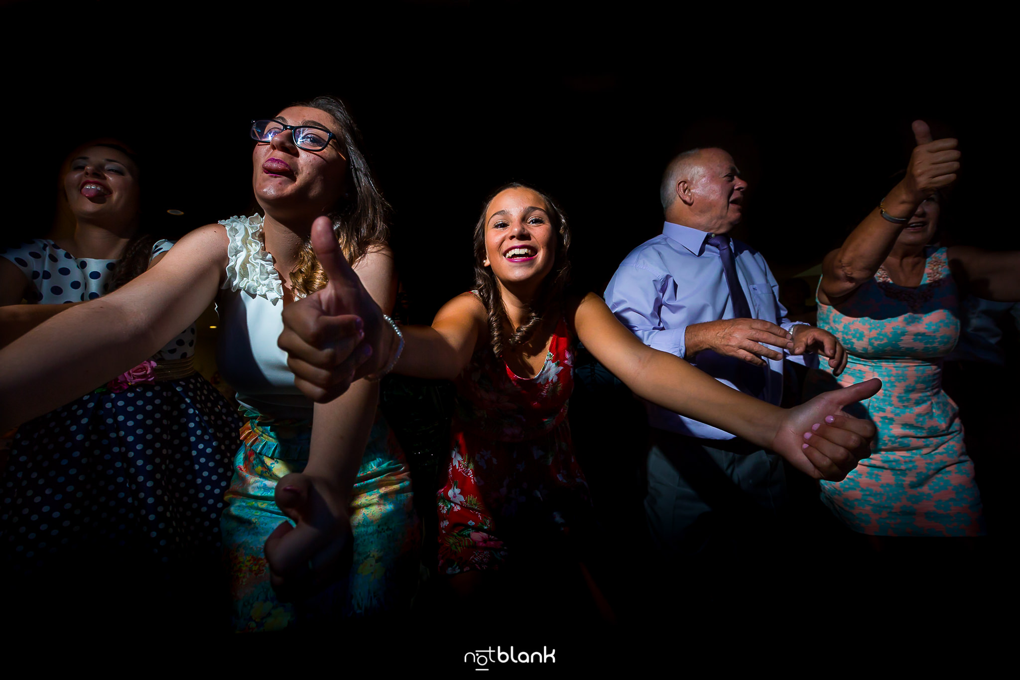 Fotos-De-Fiesta-Baile-Notblank-Fotografos-De-Boda-Galicia