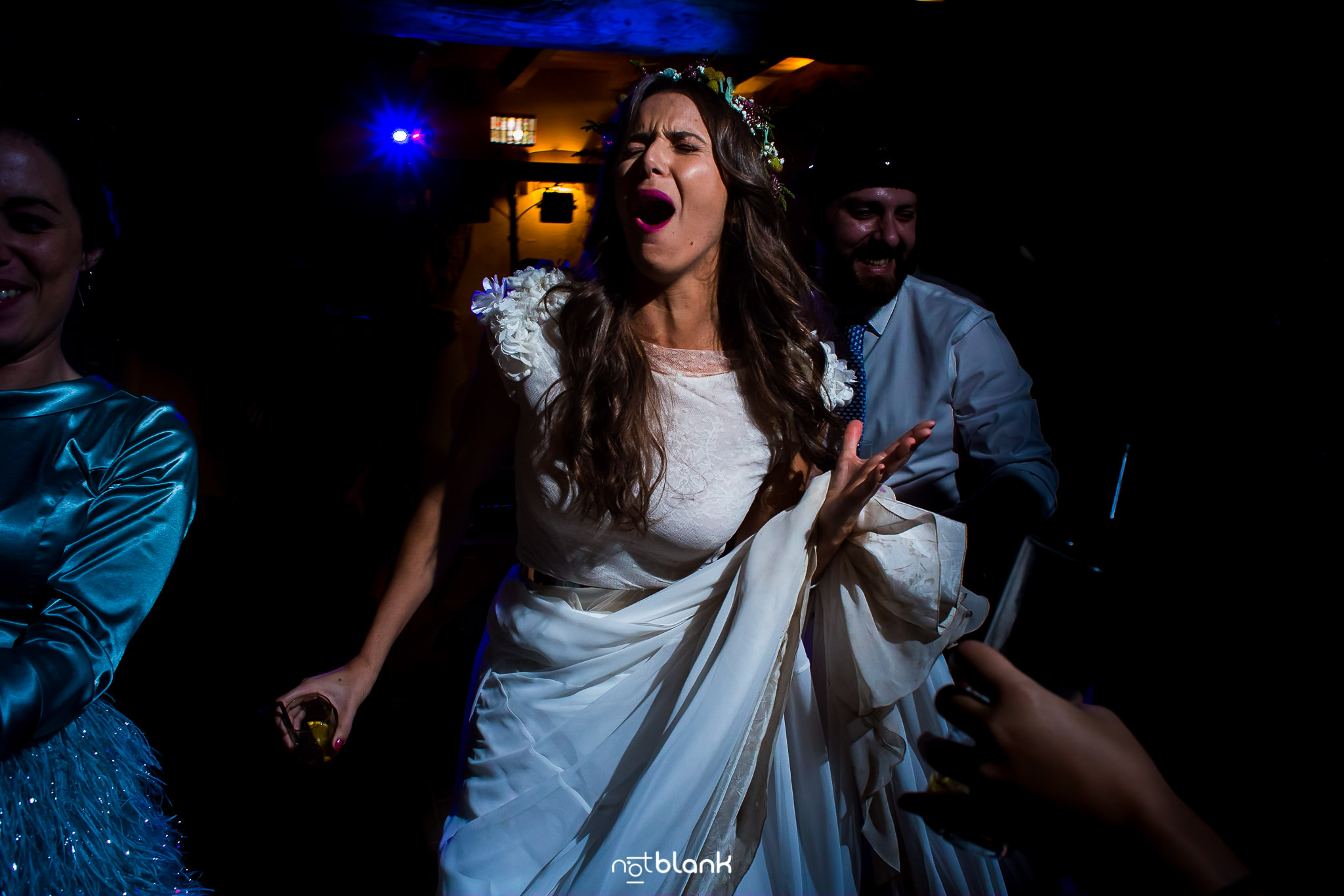 Fotos-De-Fiesta-Baile-Notblank-Fotografos-De-Boda-Galicia