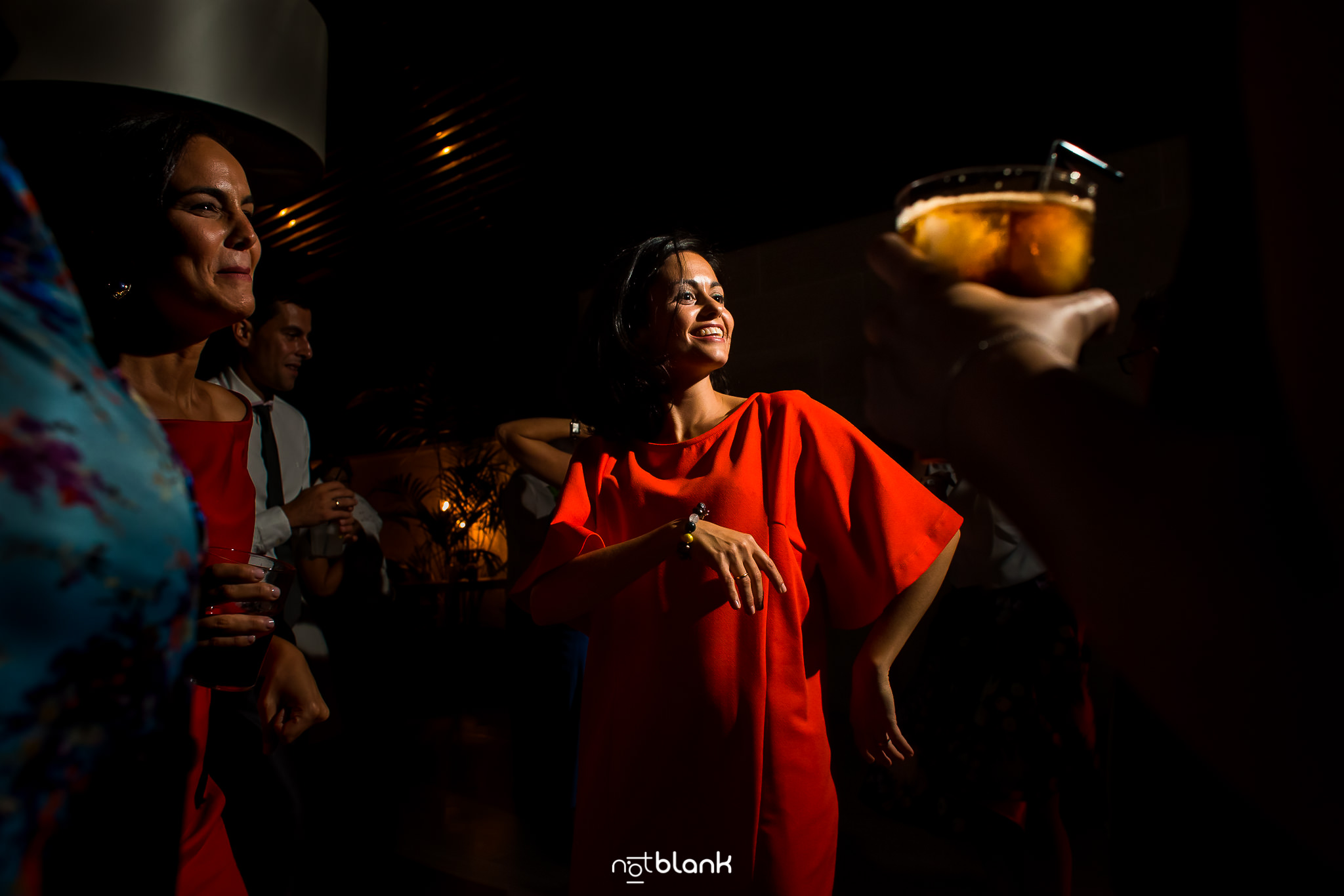 Fotos-De-Fiesta-Baile-Notblank-Fotografos-De-Boda-Galicia