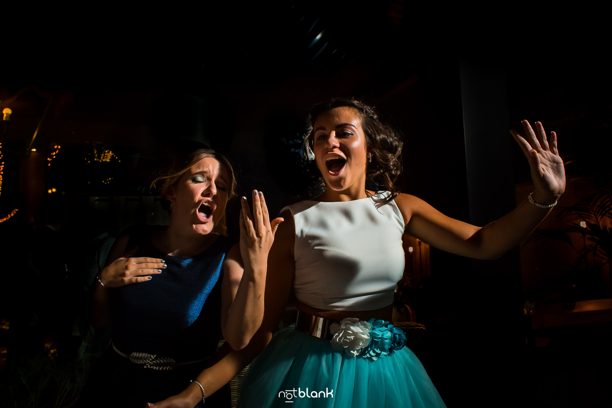 Fotos-De-Fiesta-Baile-Notblank-Fotografos-De-Boda-Galicia