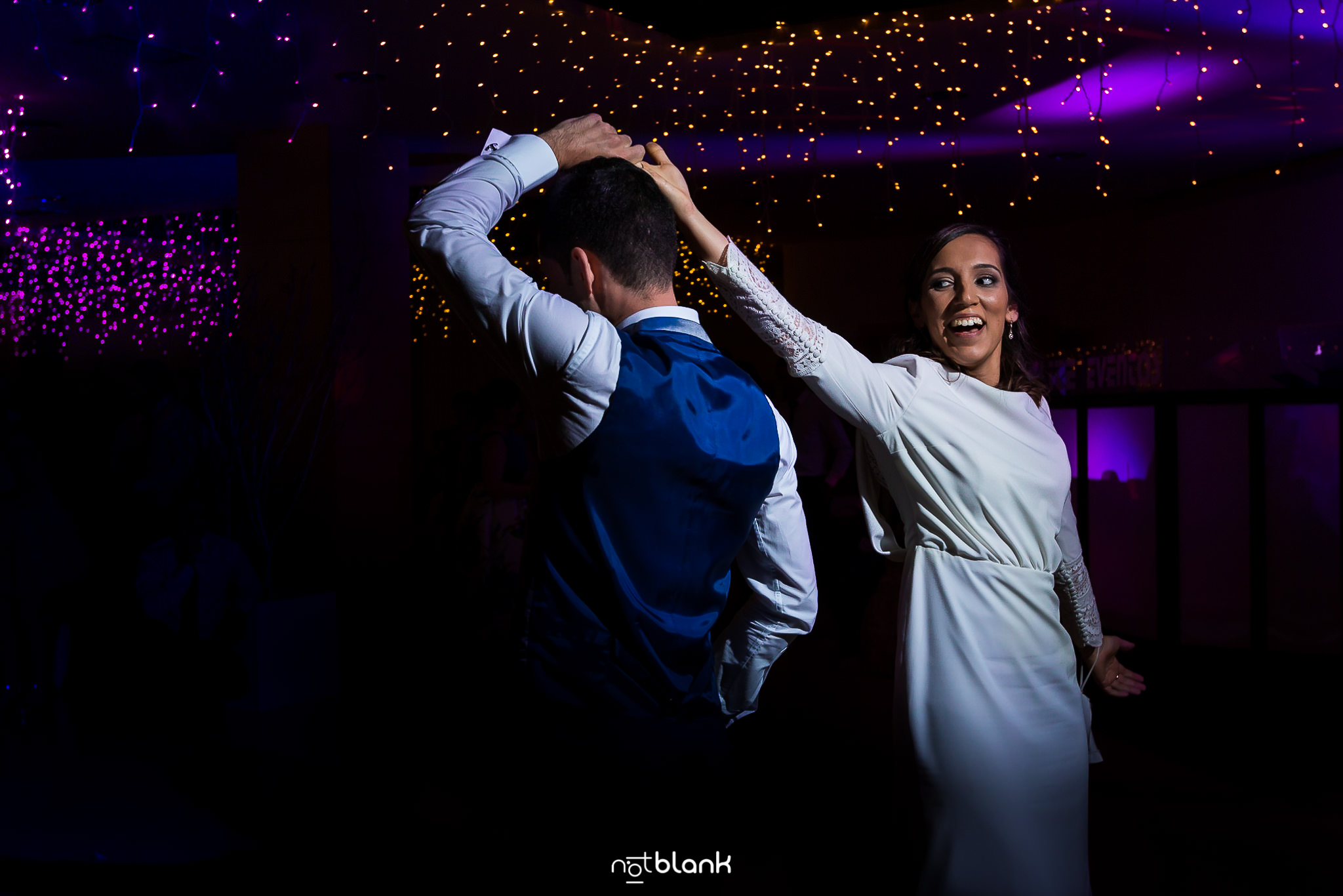 Fotos-De-Fiesta-Baile-Notblank-Fotografos-De-Boda-Galicia