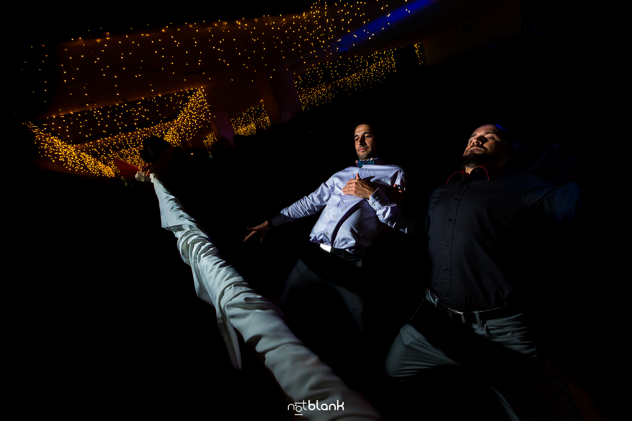 Fotos-De-Fiesta-Baile-Notblank-Fotografos-De-Boda-Galicia