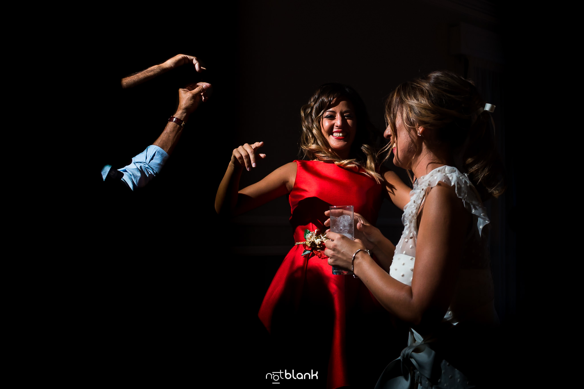 Fotos-De-Fiesta-Baile-Notblank-Fotografos-De-Boda-Galicia