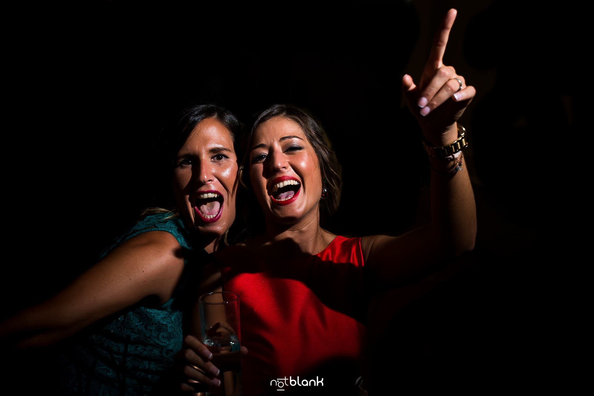 Fotos-De-Fiesta-Baile-Notblank-Fotografos-De-Boda-Galicia