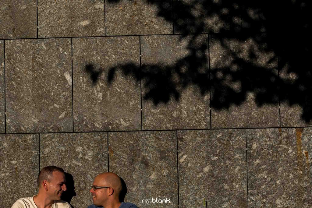 Sesion preboda gay en vigo realizada por Notblank fotógrafos de boda de Galicia