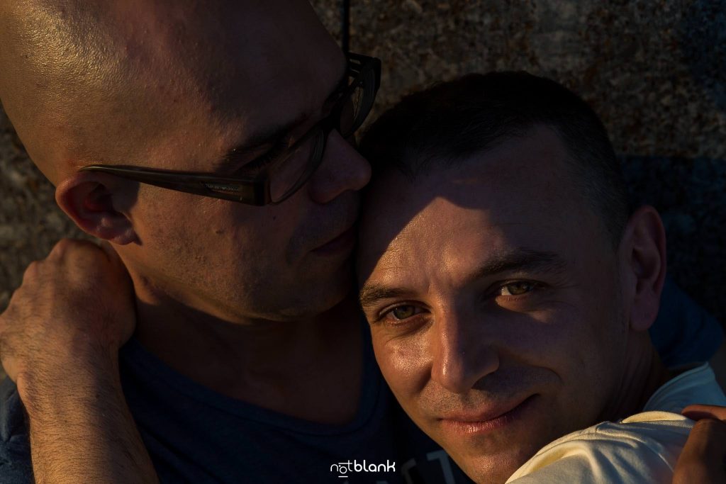 Sesion preboda gay en vigo realizada por Notblank fotógrafos de boda de Galicia