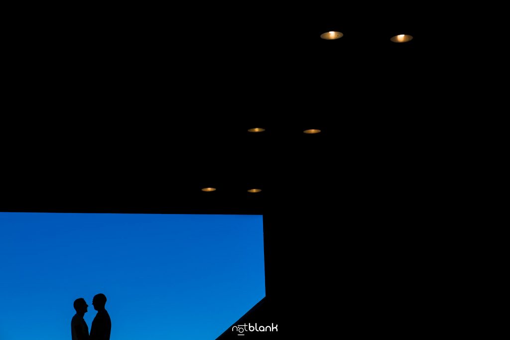 Sesion preboda gay en vigo realizada por Notblank fotógrafos de boda de Galicia