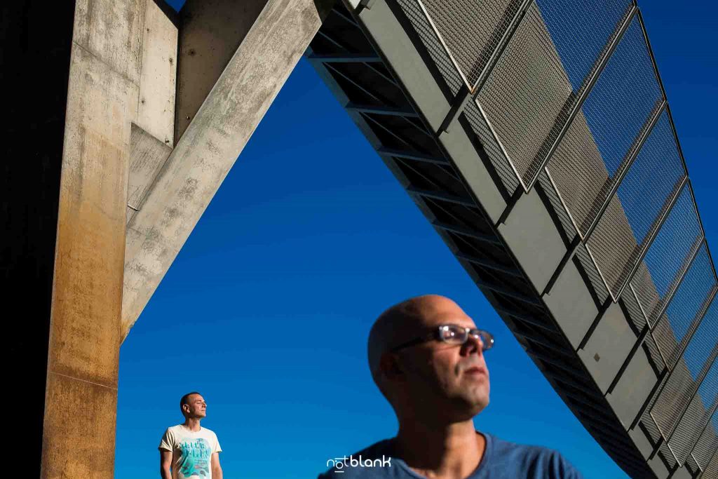 Sesion preboda gay en vigo realizada por Notblank fotógrafos de boda de Galicia