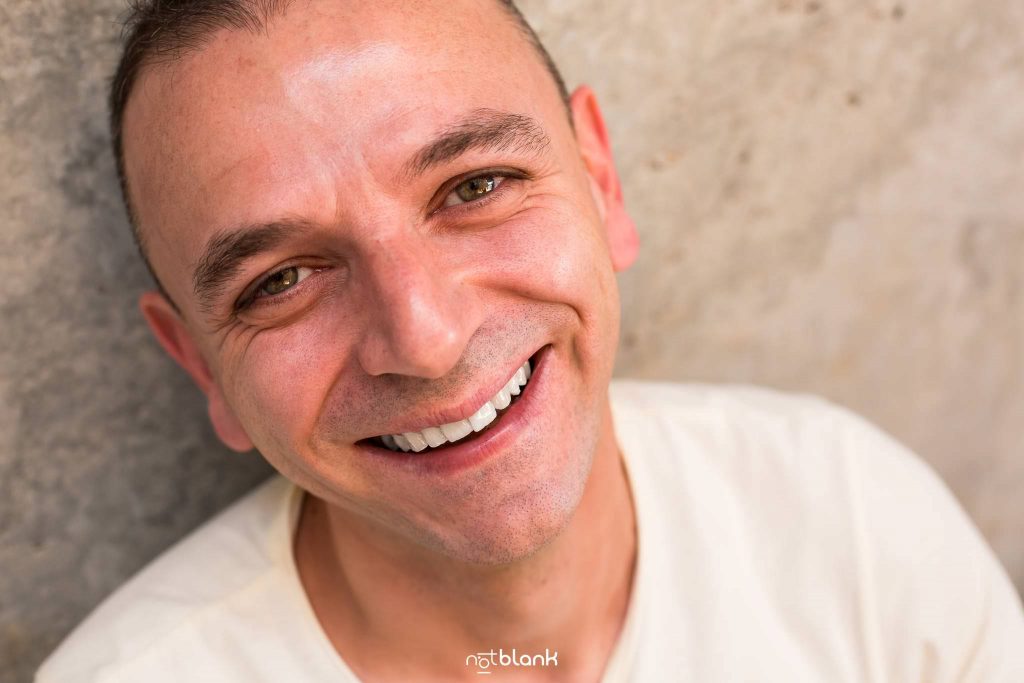 Sesion preboda gay en vigo realizada por Notblank fotógrafos de boda de Galicia