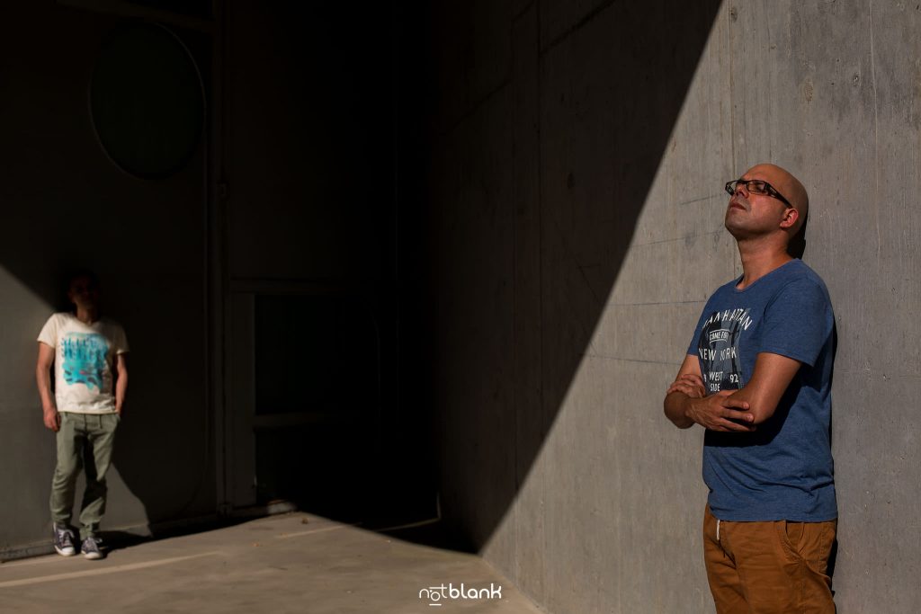 Sesion preboda gay en vigo realizada por Notblank fotógrafos de boda de Galicia