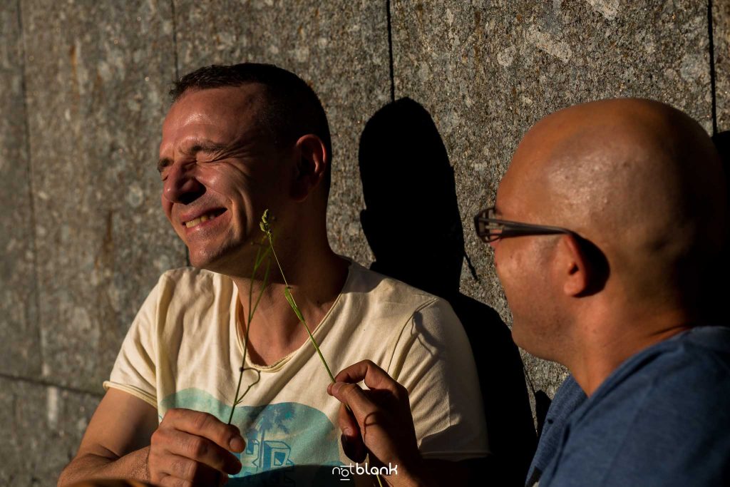 Sesion preboda gay en vigo realizada por Notblank fotógrafos de boda de Galicia