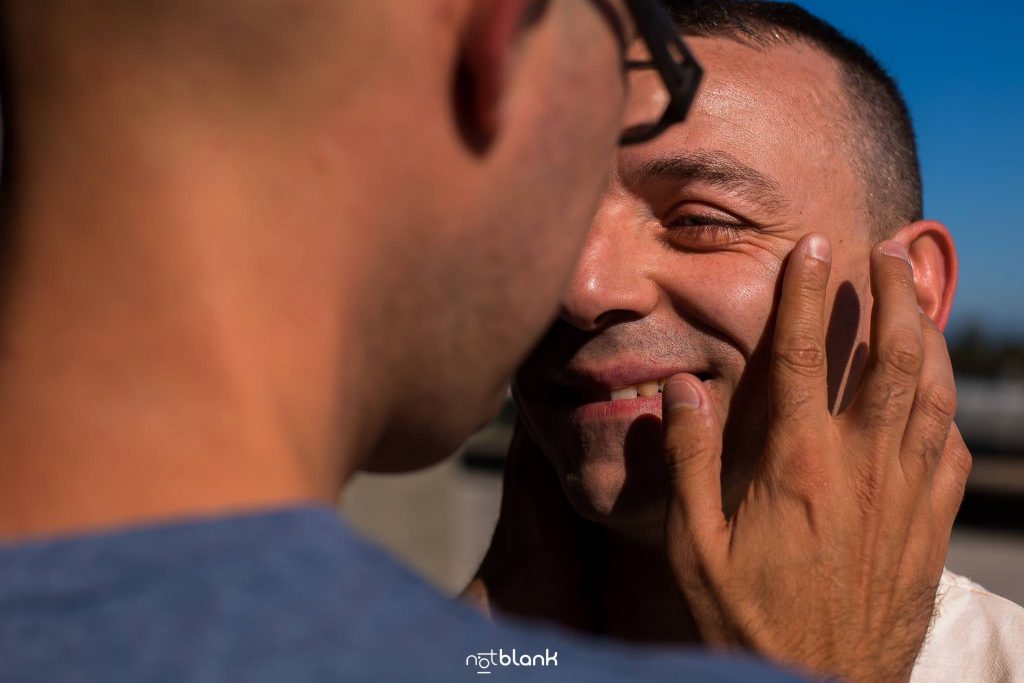 Sesion preboda gay en vigo realizada por Notblank fotógrafos de boda de Galicia