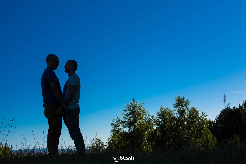 Sesion preboda gay en vigo realizada por Notblank fotógrafos de boda de Galicia