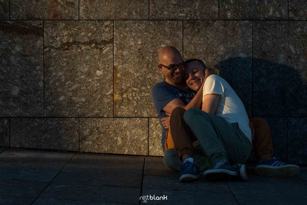 Sesion preboda gay en vigo realizada por Notblank fotógrafos de boda de Galicia