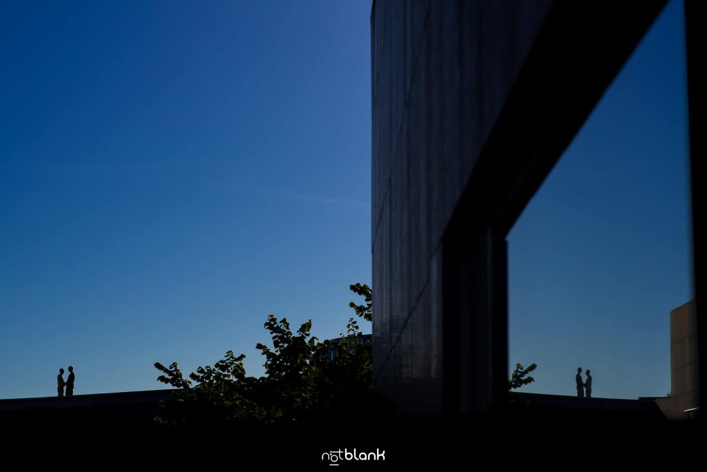 Sesion preboda gay en vigo realizada por Notblank fotógrafos de boda de Galicia