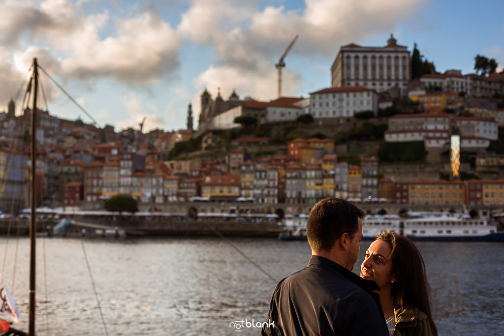 Sesión Preboda en Oporto Portugal realizada por los fotógrafos de boda en Galicia Notblank
