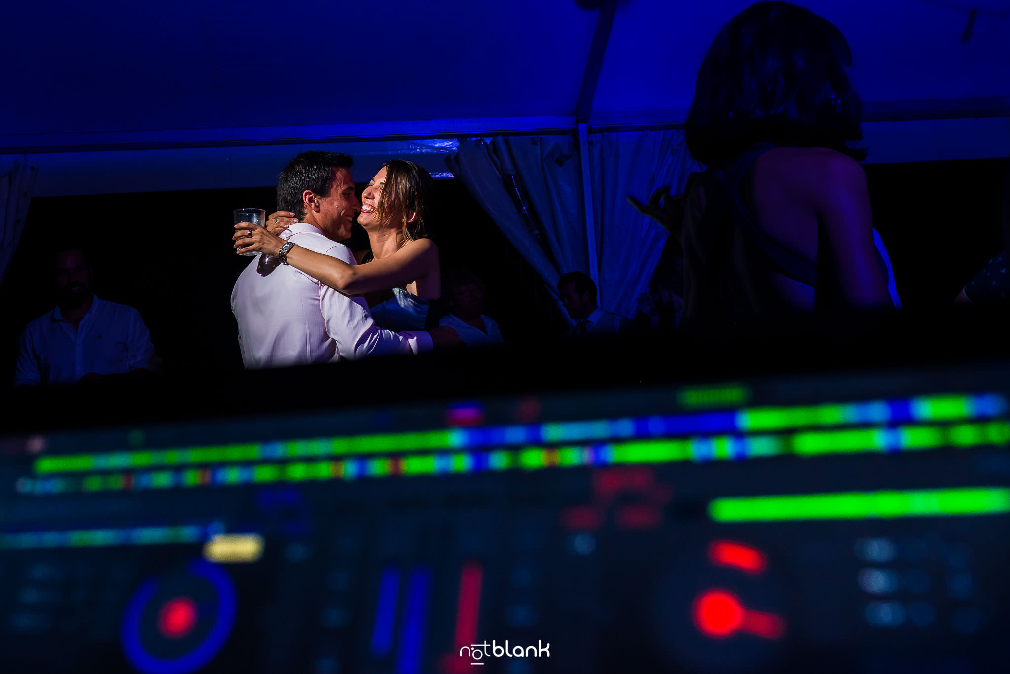 Elegir El Dj De Tu Boda | Pareja Bailando